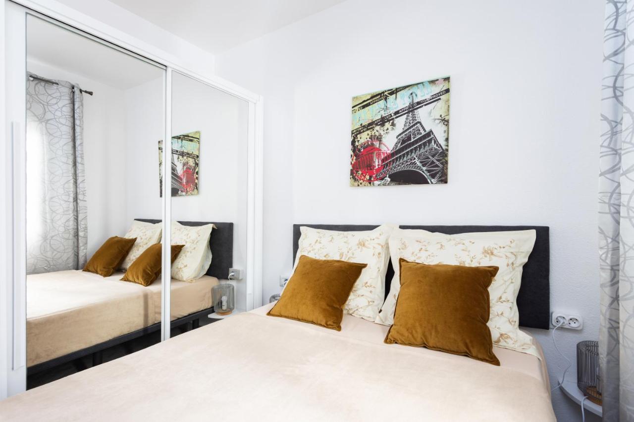 Classbnb - 150m From Vistas * Арона